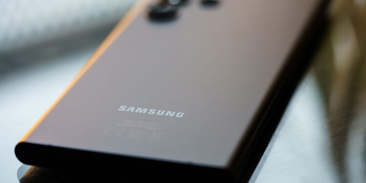 Samsung deixa todos surpresos com as diferenças entre o Galaxy S23 e A55!