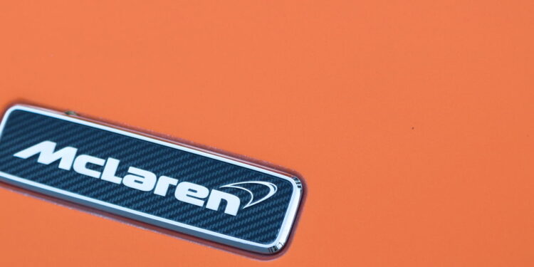 McLaren lança seu novo modelo esportivo de luxo: população se surpreende co potencia