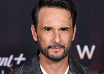 O ator brasileiro que conquistou Hollywood ao dar vida a Xerxes no épico 300