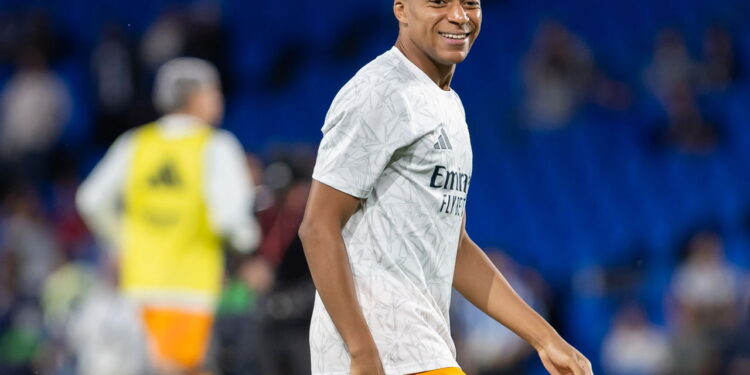 Mbappé compra clube da segunda divisão francesa por valor milionário