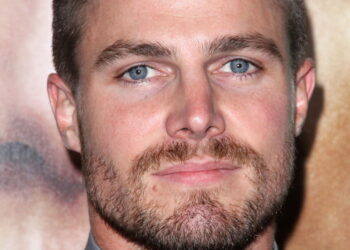 Conheça os segredos de Stephen Amel, o Oliver Queen da série Arrow