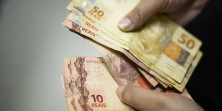 Governo prepara pacote com medidas de revisão de gastos