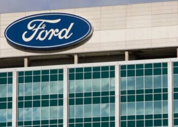 Ford alegra a todos e lança modelo amado com câmbio manual