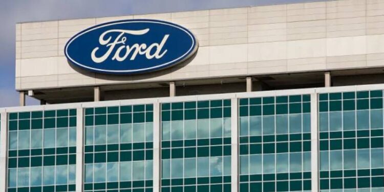 Ford alegra a todos e lança modelo amado com câmbio manual