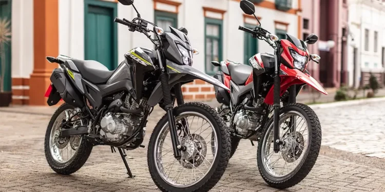 Honda alegra brasileiros com a nova Bros 160 que chega em 2025!