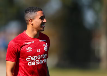 Cruzeiro mira volante do Athletico-PR para reforçar o time