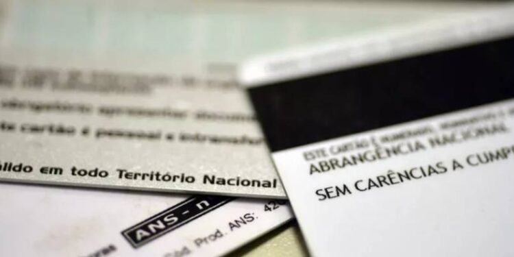 Número de reclamações de usuários de planos de saúde triplicou nos últimos 5 anos