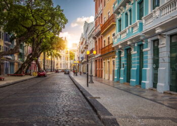 A Veneza Brasileira atrai turistas e novos moradores com suas paisagens deslumbrantes