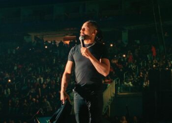 Brandon T. Jackson: Carreira, conquistas e como ele construiu sua fortuna no entretenimento