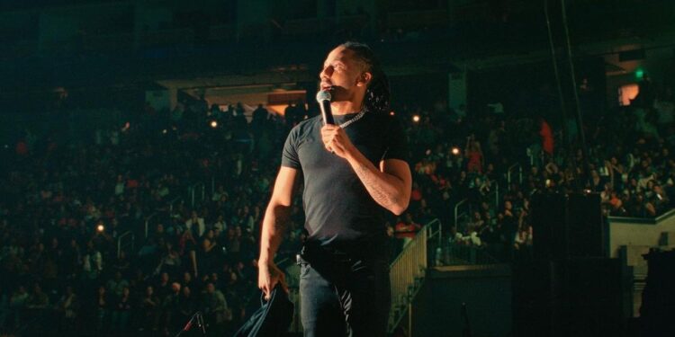 Brandon T. Jackson: Carreira, conquistas e como ele construiu sua fortuna no entretenimento