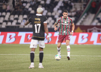 Renato Augusto pode estar de saída do Fluminense para rival