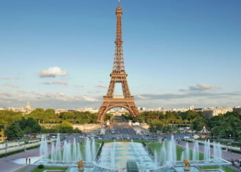 Paris é um ótimo destino e está com passagens ida e volta por R$ 3.500!