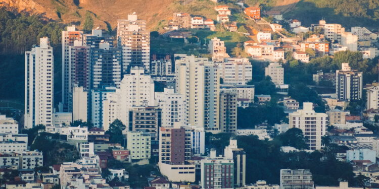 Cidade no interior de Minas Gerais impressiona com qualidade de vida e educação