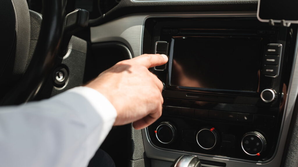 Contran emite comunicado importante para todos que tem som no carro