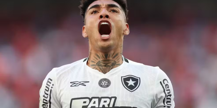 Craque do Botafogo recusa proposta de R$ 185,8 milhões para permanecer no clube