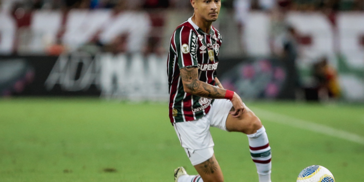 Jogador pode renovar com o Fluminense e causa revolta nas redes sociais