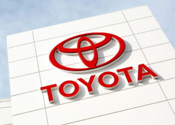 Toyota lidera com folga e seu sedã famosinho! O ranking de vendas está surpreendente