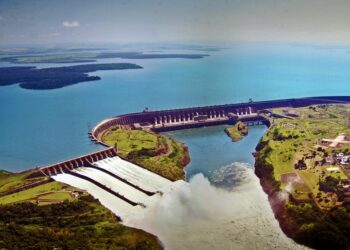 Usina Hidrelétrica de Itaipu // Reprodução: 
Wikipédia