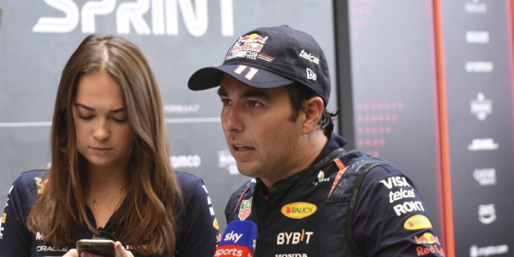 Sergio Pérez é o principal candidato para a vaga na nova equipe da Fórmula 1 após sua saída da Red Bull.