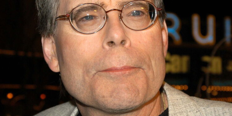 Stephen King: O Mestre do Terror Literário e sua Incrível Fortuna