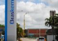 Braskem reestrutura diretoria com novo CEO; ações caem 26% no ano