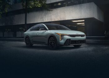 Novo sedã da KIA chega para substituir o Cerato e se destaca em 2025