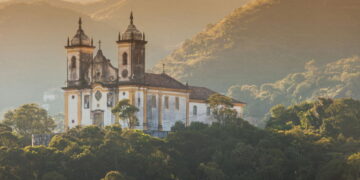 Cidade no interior mineiro encanta com qualidade de vida em meio às montanhas