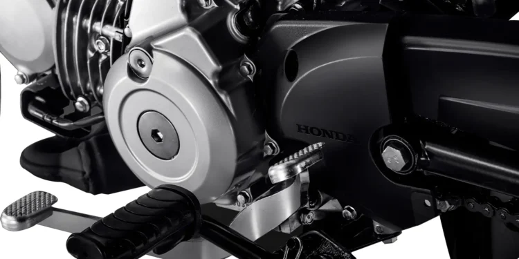 Honda e sua pequena moto mais barata no Brasil: modelo custa menos de R$ 12 mil e faz 49 km/l