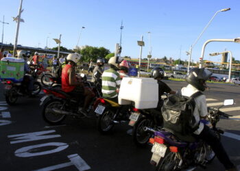 Brasileiros comemoram nova lei do IPVA que já está em vigor em 2025