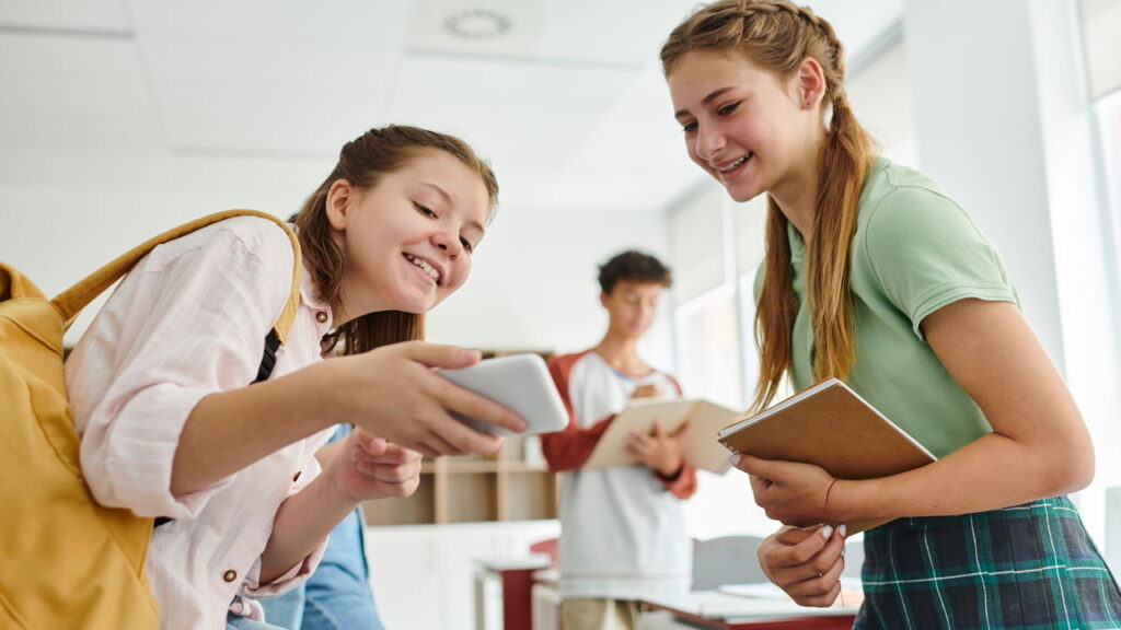 Pé-de-Meia tem recursos garantidos para continuar ajudando estudantes