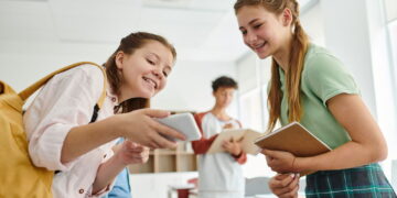 Pé-de-Meia tem recursos garantidos para continuar ajudando estudantes