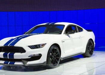 Ford Mustang e Chevrolet Camaro: conheça os 2 muscle car que fazem sucesso em todo o mundo!