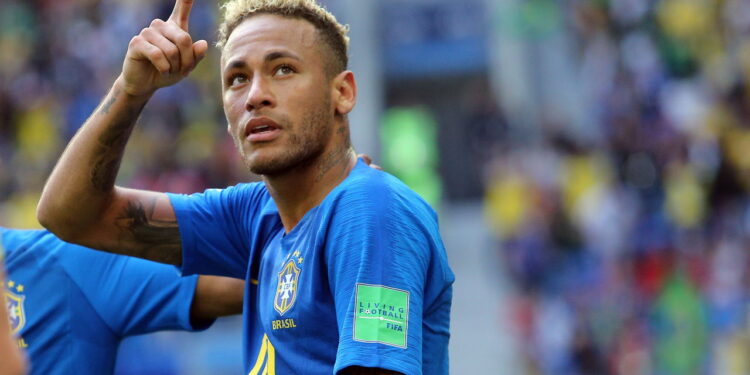 Neymar chega no Brasil na quarta-feira e Santos aguarda para colocar acordo no papel!