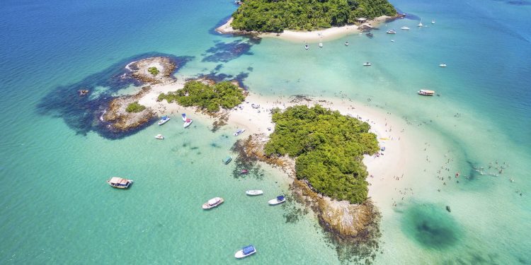 Cidade no litoral do Rio de Janeiro é conhecida como o paraíso das ilhas tropicais