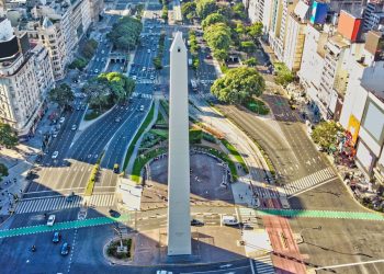 Conheça a cidade que se tornou destino de férias de muitos brasileiros