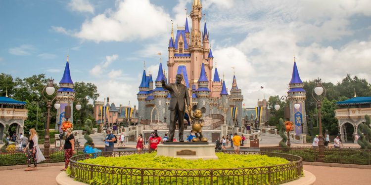 Conheça o custo de viajar e como se planejar para viajar para o lugar mais popular do mundo