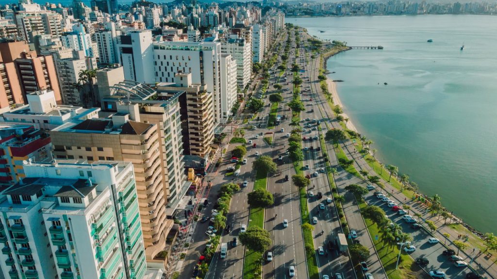 Aposentados estão arrumando as malas para irem morar nas melhores cidades para se aposentar!