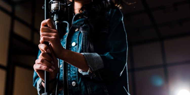 Cantora canadense iniciou sua trajetória em 2000 e ganhou o mundo!