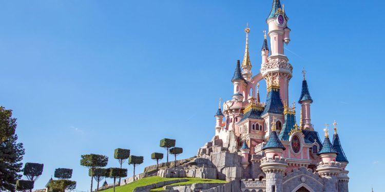 Uma viagem mágica para a Disney gastando menos de R$ 5.000 com passagem ida e volta!