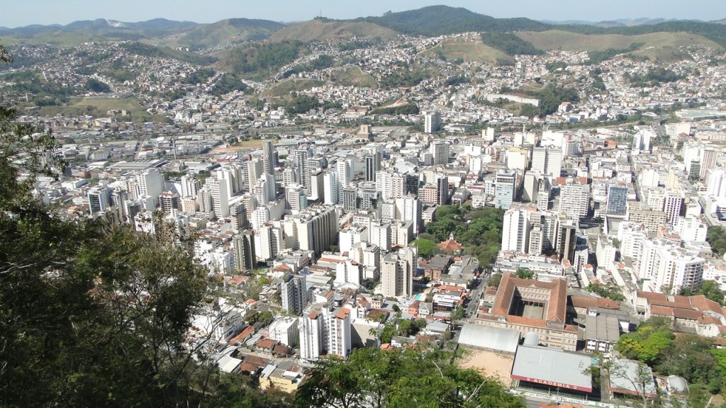 Cidade no interior de Minas Gerais impressiona com qualidade de vida e educação