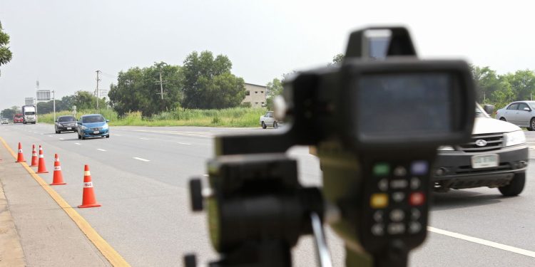 Novo radar assusta motoristas aplicando o dobro de multas!