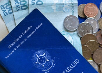 Trabalhadores ganham R$ 106 a mais com o novo cálculo do salário mínimo!