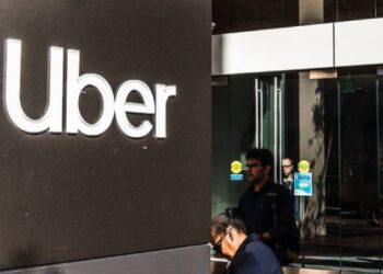 Uber amplia lucro no 4º trimestre, mas dólar alto derruba ações