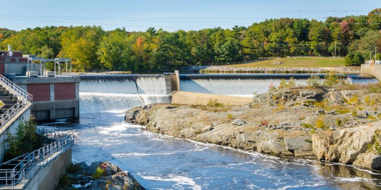 Como uma usina hidrelétrica transforma água em eletricidade e garante abastecimento estável