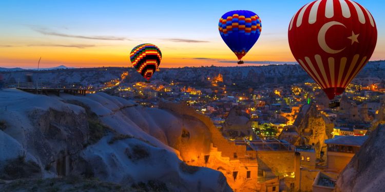 Melhor época para voar de balão na Capadócia e viver a maior experiência da Turquia