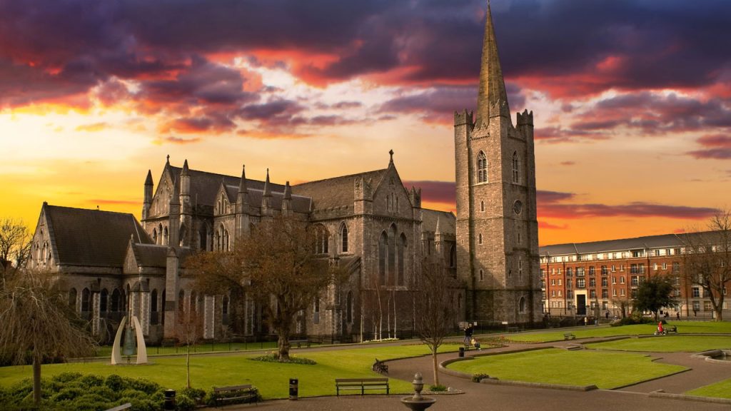 A incrível capital da Irlanda te convida para uma viagem ida e volta com passagens a R$ 4,5 mil