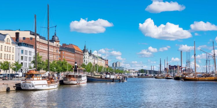 Helsinque fica na Finlândia e te convida para uma viagem ida e volta!