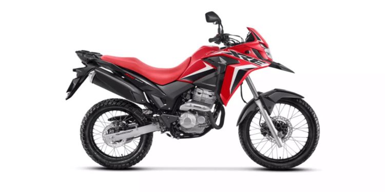 Saiba como a Honda XRE 300 é a moto perfeita para quem busca liberdade nas trilhas!