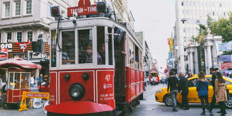 Viagens com passagens ida e volta para Istambul estão em alta!