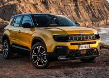 Jeep apresenta Avenger 4x4 por R$ 196 mil e brasileiros se animam